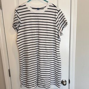 Old Navy Black & White Striped Short-Sleeve Tee Dress